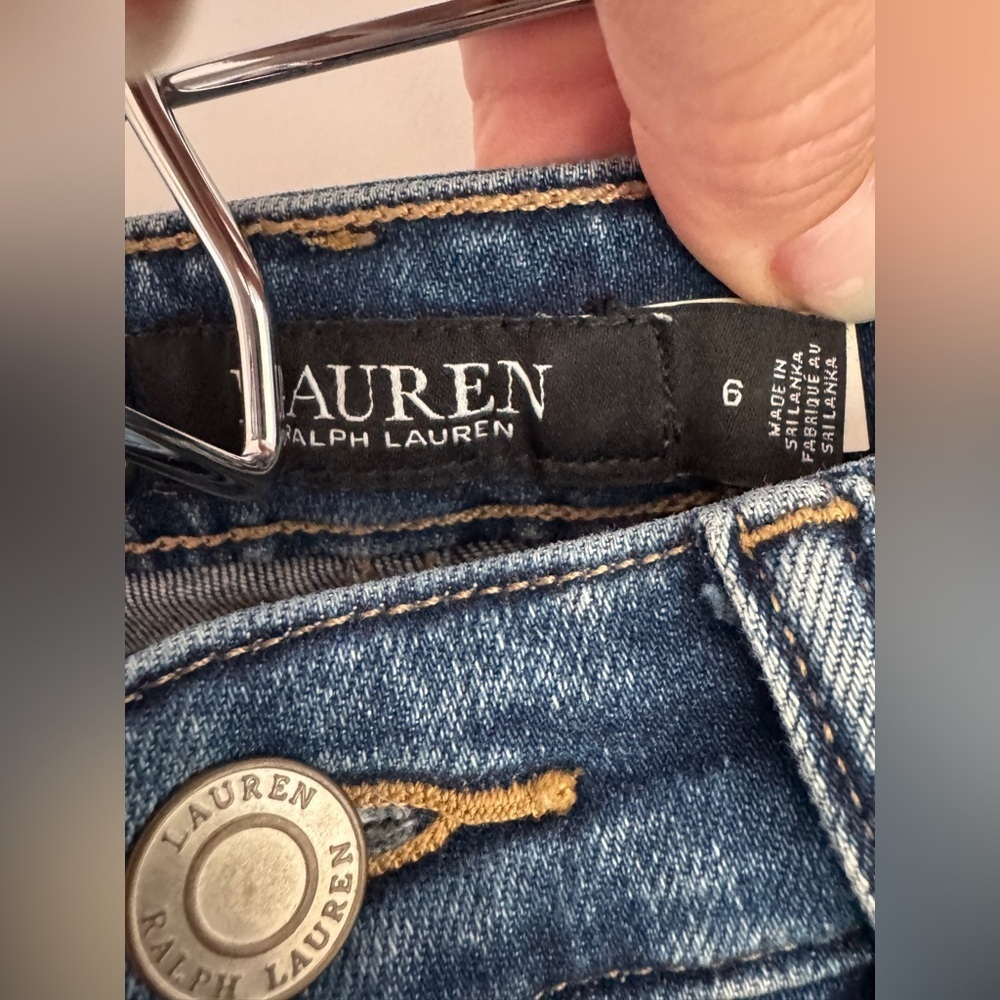 Lauren Ralph Lauren
Women's High-Rise Cropped Jeans - Size 6 - Picture 5 of 9